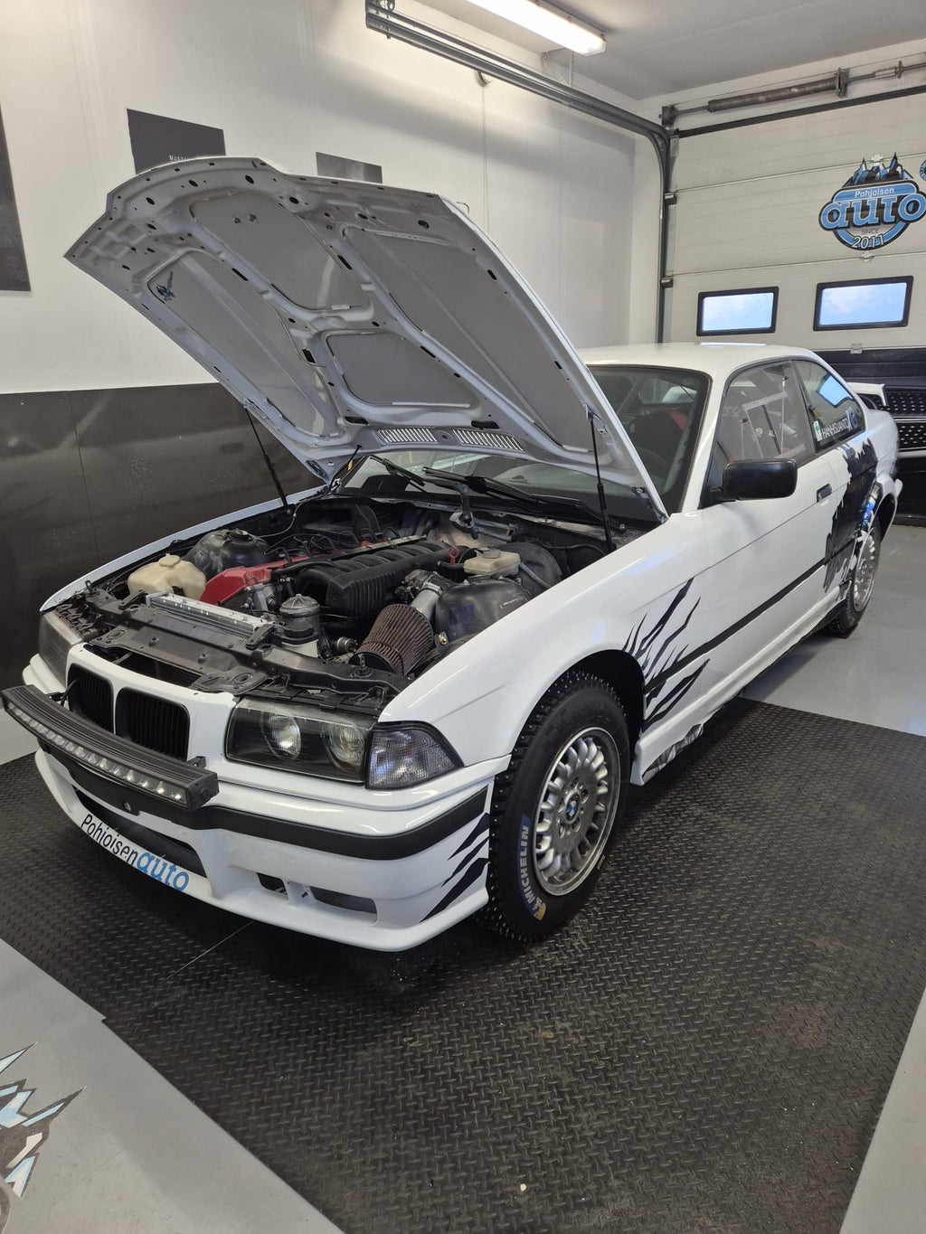 BMW E36 Coupe 325i ralliauto F-Ryhmä